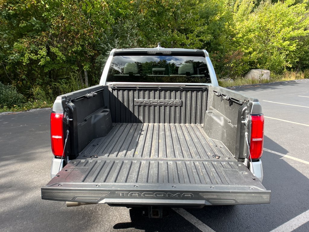 Certified 2024 Toyota Tacoma SR5 AWD/4WD image 23