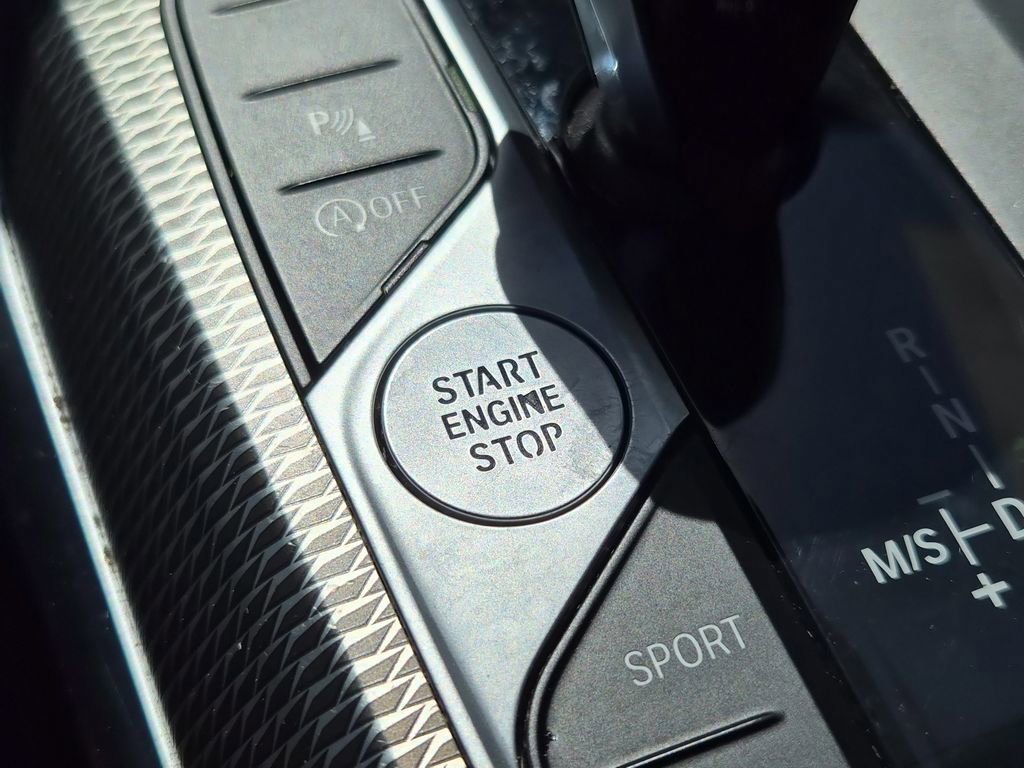 Used 2022 BMW 430i Convertible w/ M Sport Package image 32