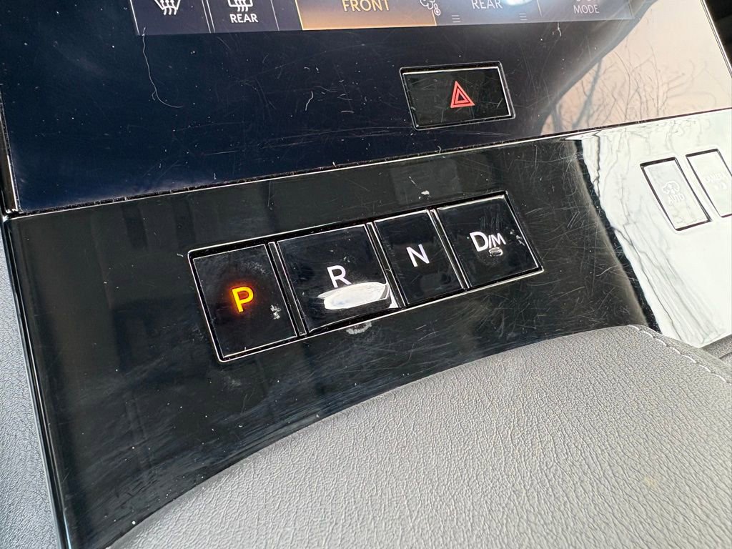 Used 2025 INFINITI QX80 Sensory image 38