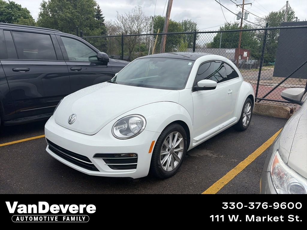 Used 2019 Volkswagen Beetle 2.0T SE FWD image 1
