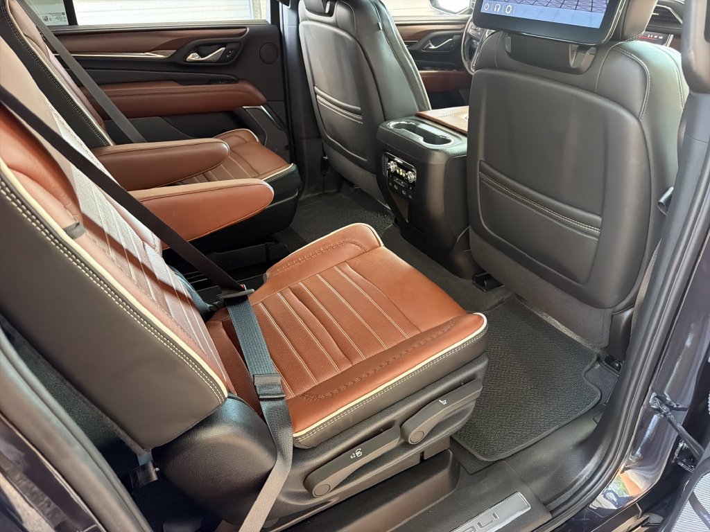 Used 2024 GMC Yukon XL Denali Ultimate AWD/4WD image 35