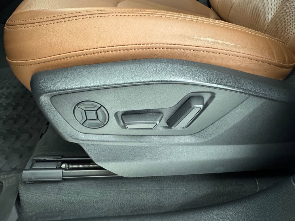 Used 2022 Audi Q8 Premium Plus image 36