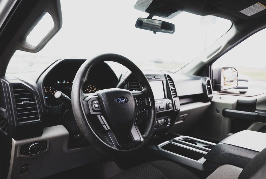 Used 2019 Ford F150 XLT image 2