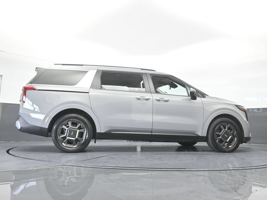 Used 2025 Kia Carnival EX FWD image 66