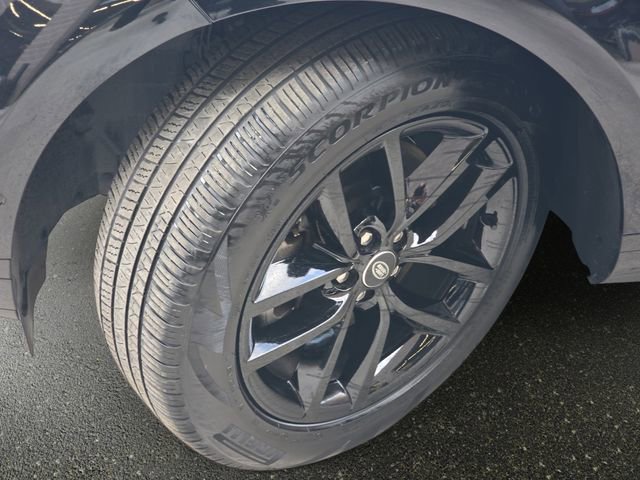 Used 2025 Land Rover Range Rover Evoque S image 31