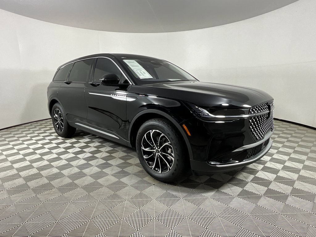 Used 2025 Lincoln Nautilus Premier image 6