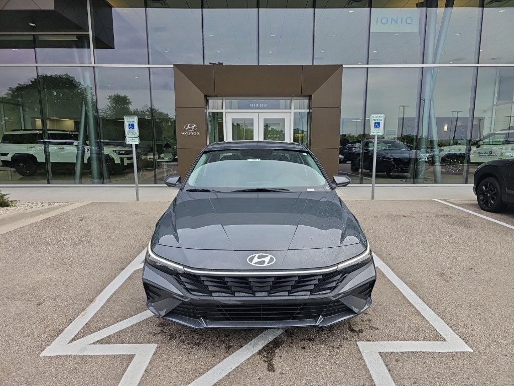 New 2026 Hyundai Elantra SE FWD image 8