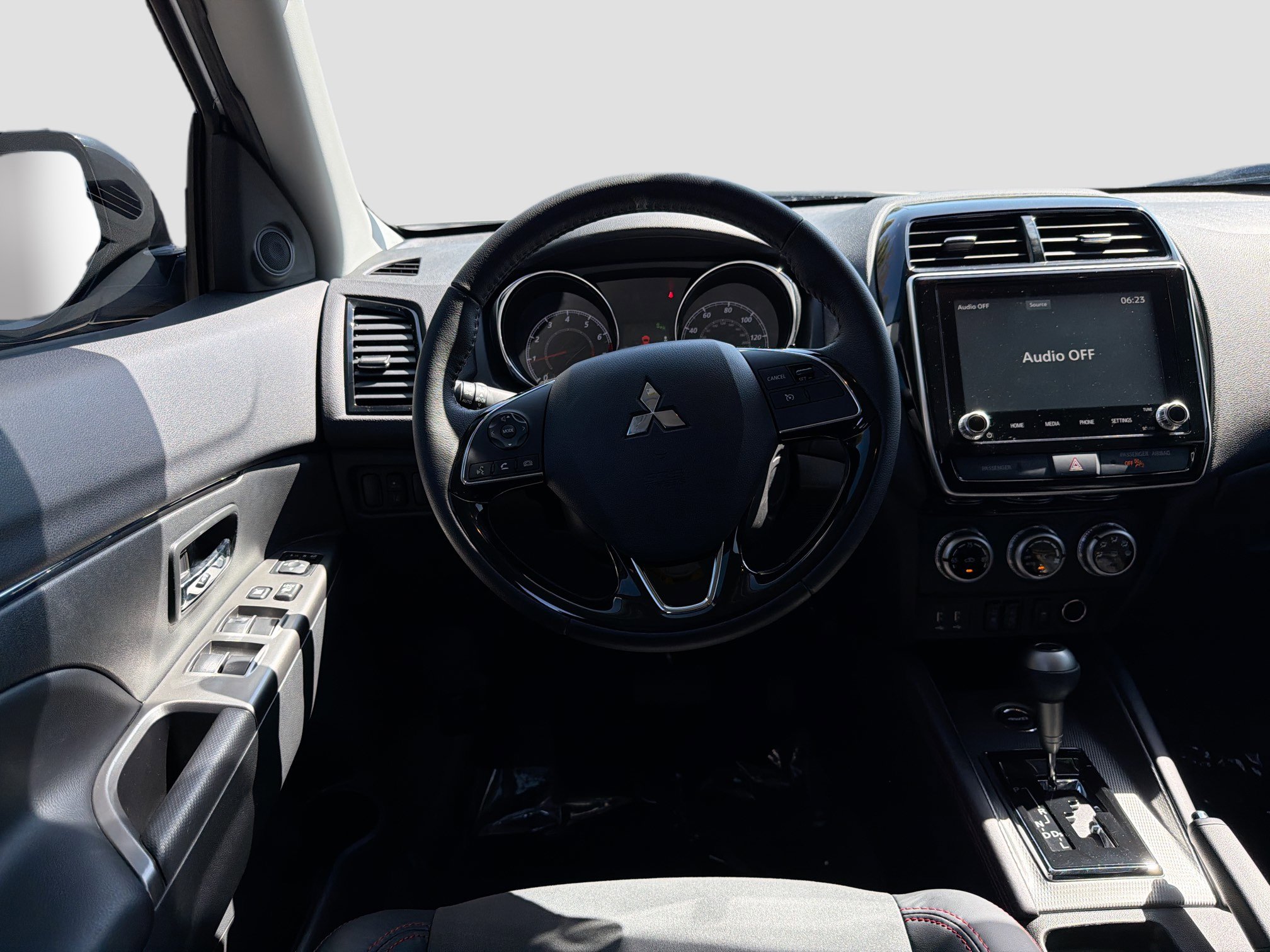 Used 2024 Mitsubishi Outlander Sport SE image 16