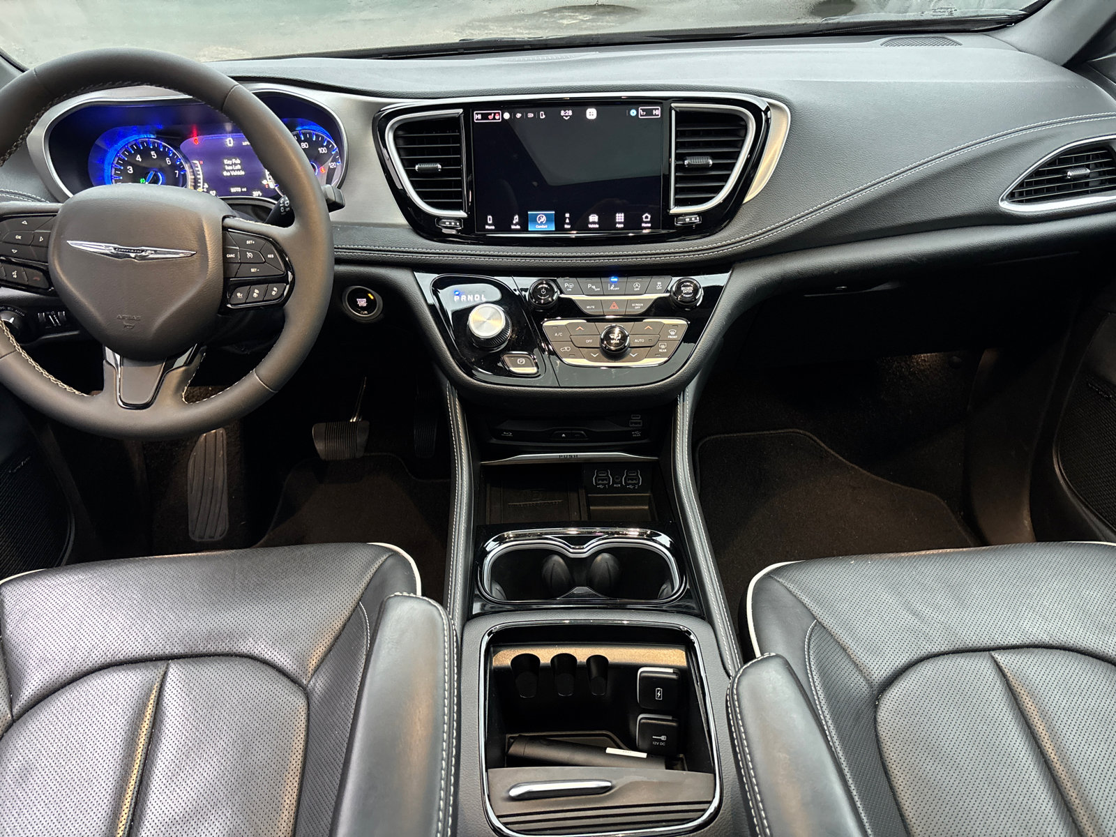 Used 2023 Chrysler Pacifica Limited w/ Uconnect Theater Family Group image 30