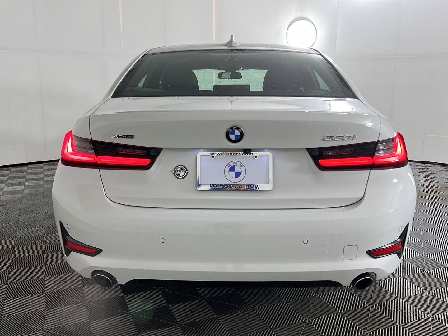 Used 2021 BMW 330i xDrive Sedan w/ Premium Package AWD/4WD image 6