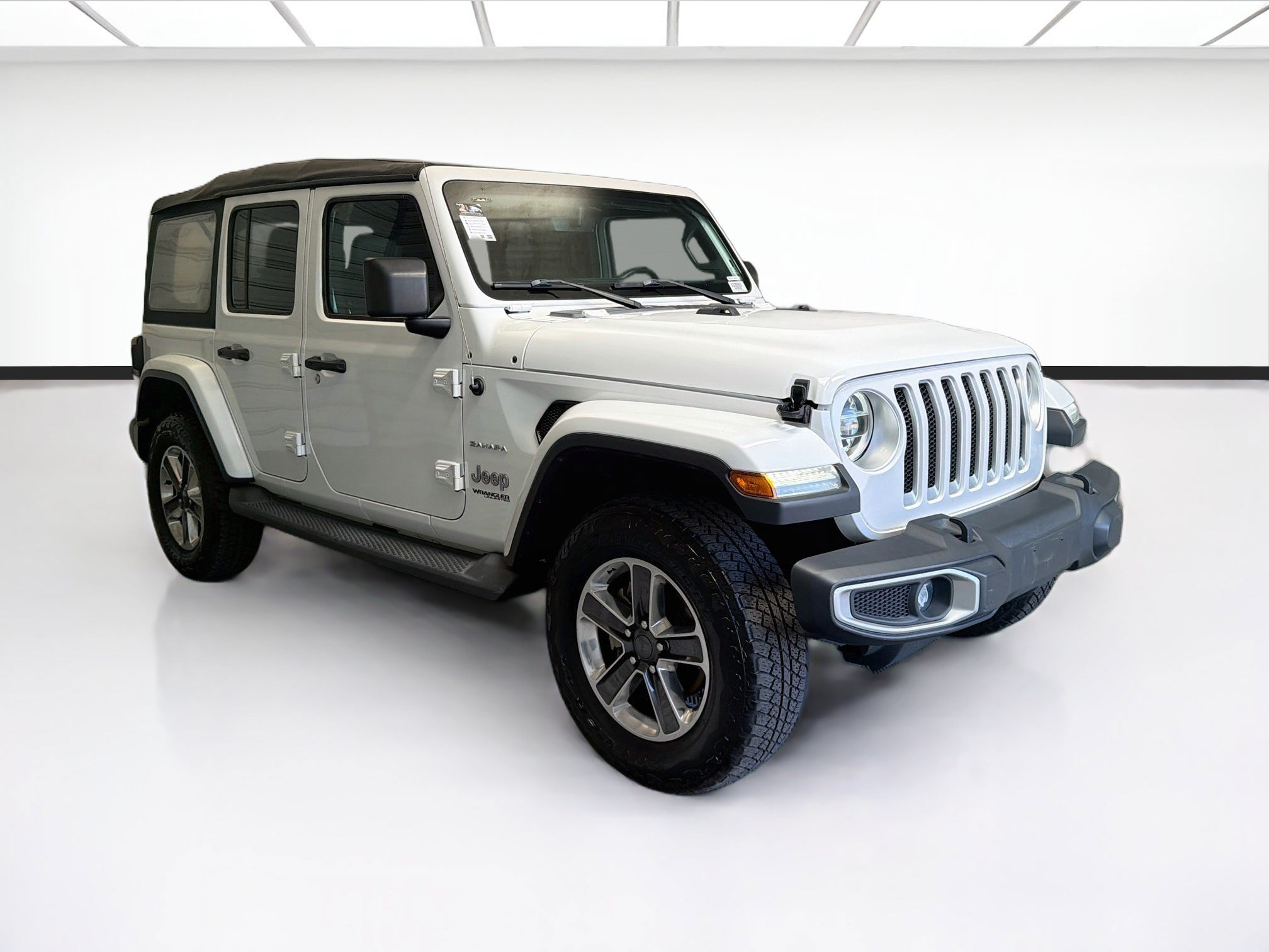 Used 2018 Jeep Wrangler Unlimited Sahara AWD/4WD image 3