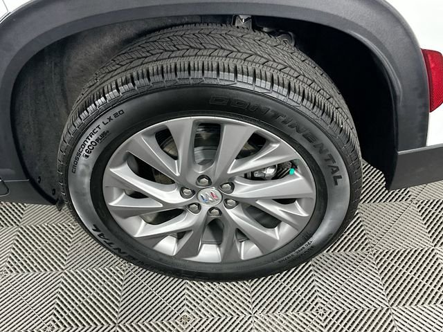 Used 2025 Buick Enclave Preferred AWD/4WD image 38