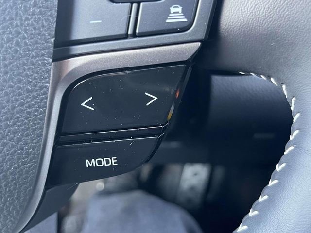 Used 2025 Toyota Camry SE image 21