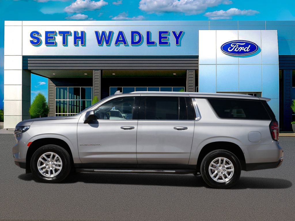 Used 2024 Chevrolet Suburban LT AWD/4WD image 3