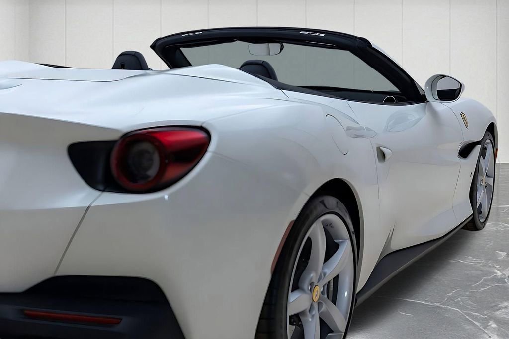 Used 2019 Ferrari Portofino image 21