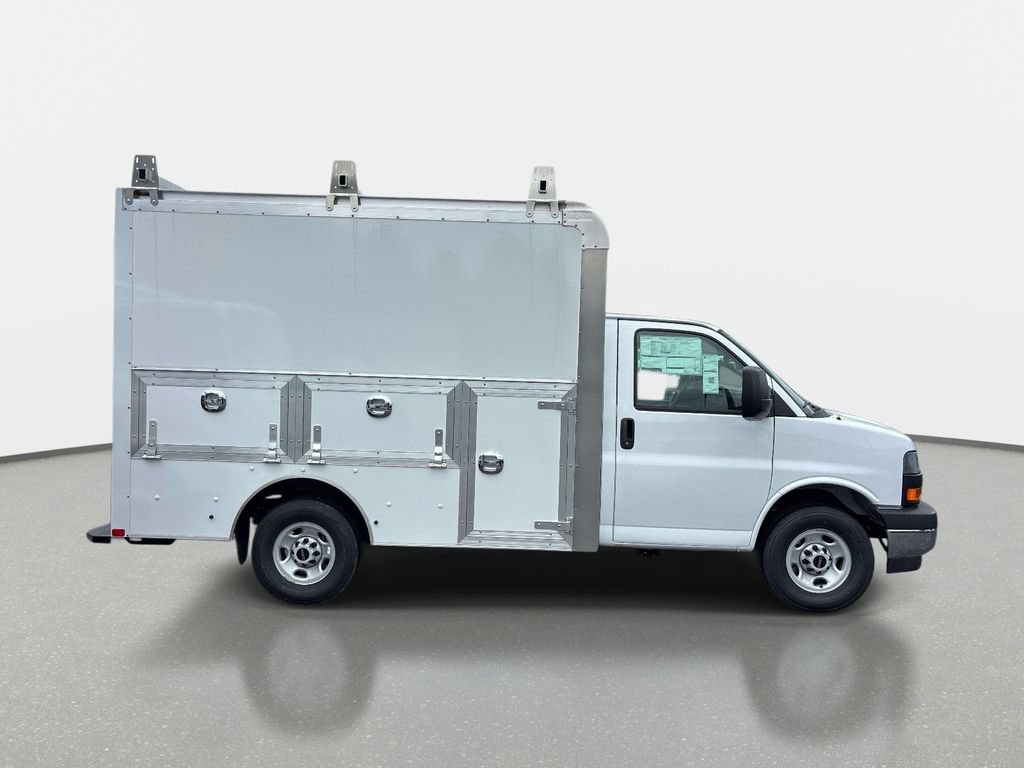 New 2026 GMC Savana 3500 w/ Power Convenience Package RWD image 3