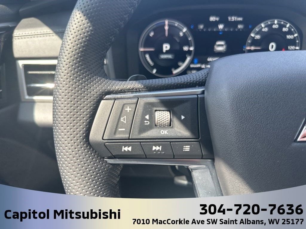 New 2025 Mitsubishi Outlander SEL image 18