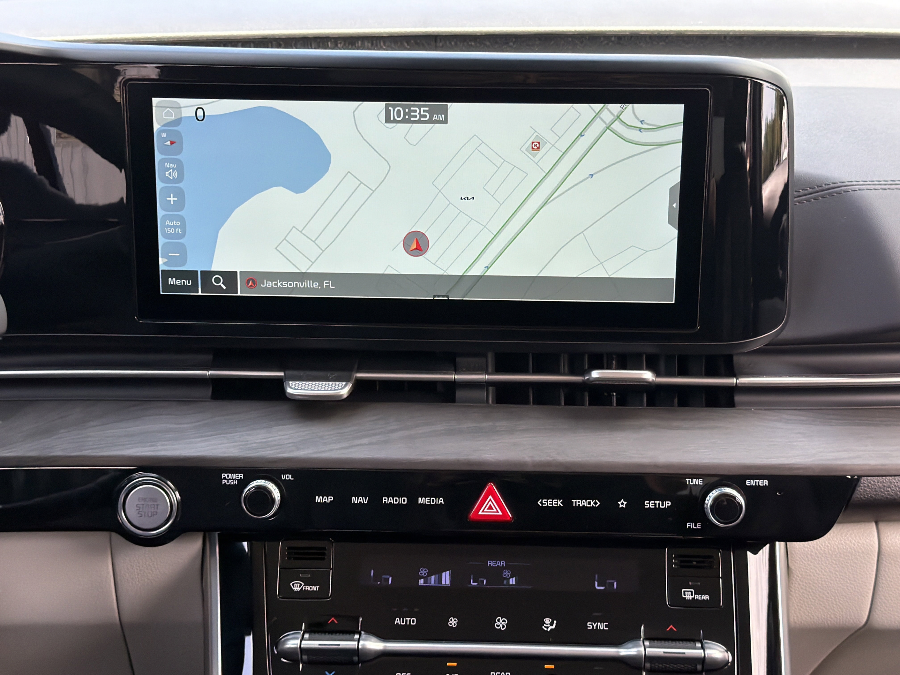 Certified 2024 Kia Carnival EX FWD image 10