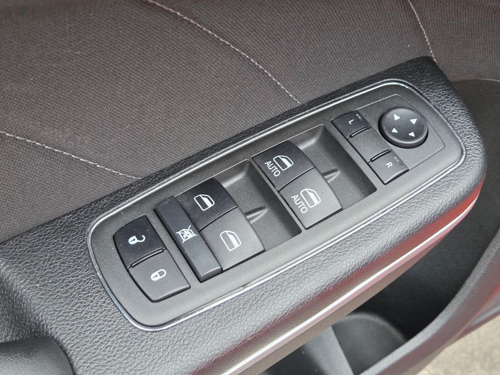Used 2022 Dodge Charger SXT RWD image 23