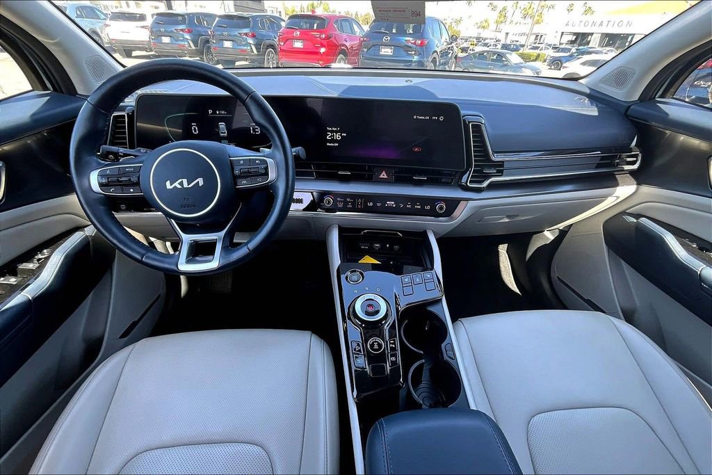 Used 2023 Kia Sportage EX image 13