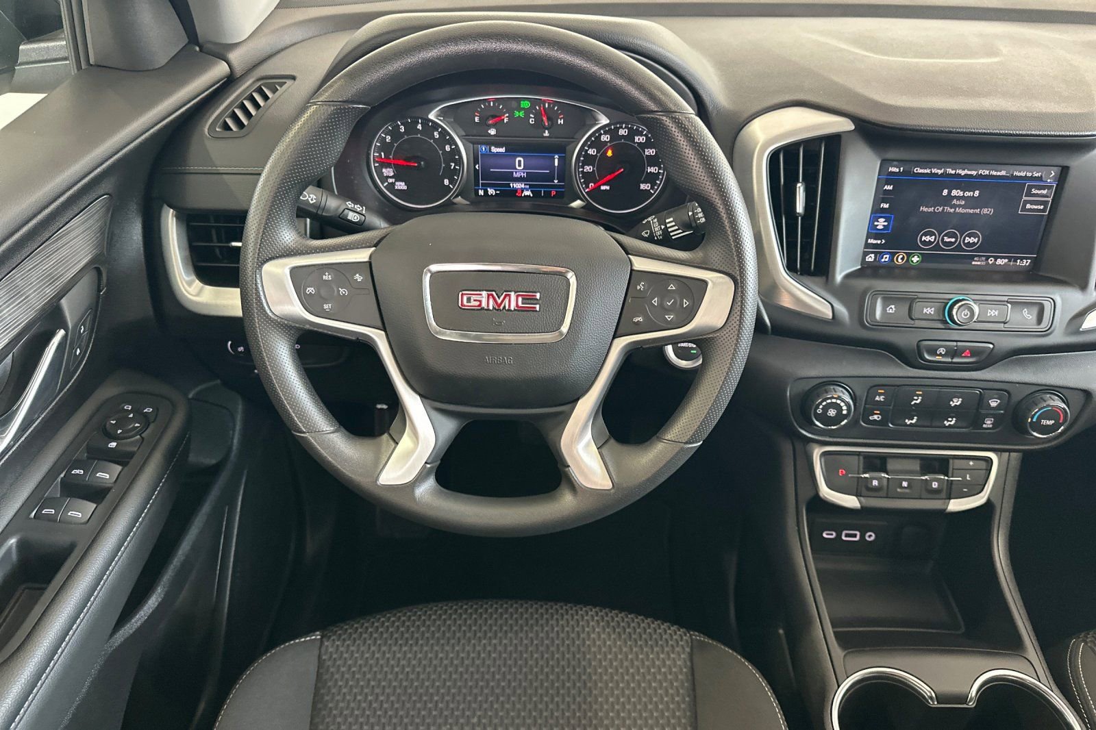 Used 2024 GMC Terrain SLE w/ Elevation Edition image 14