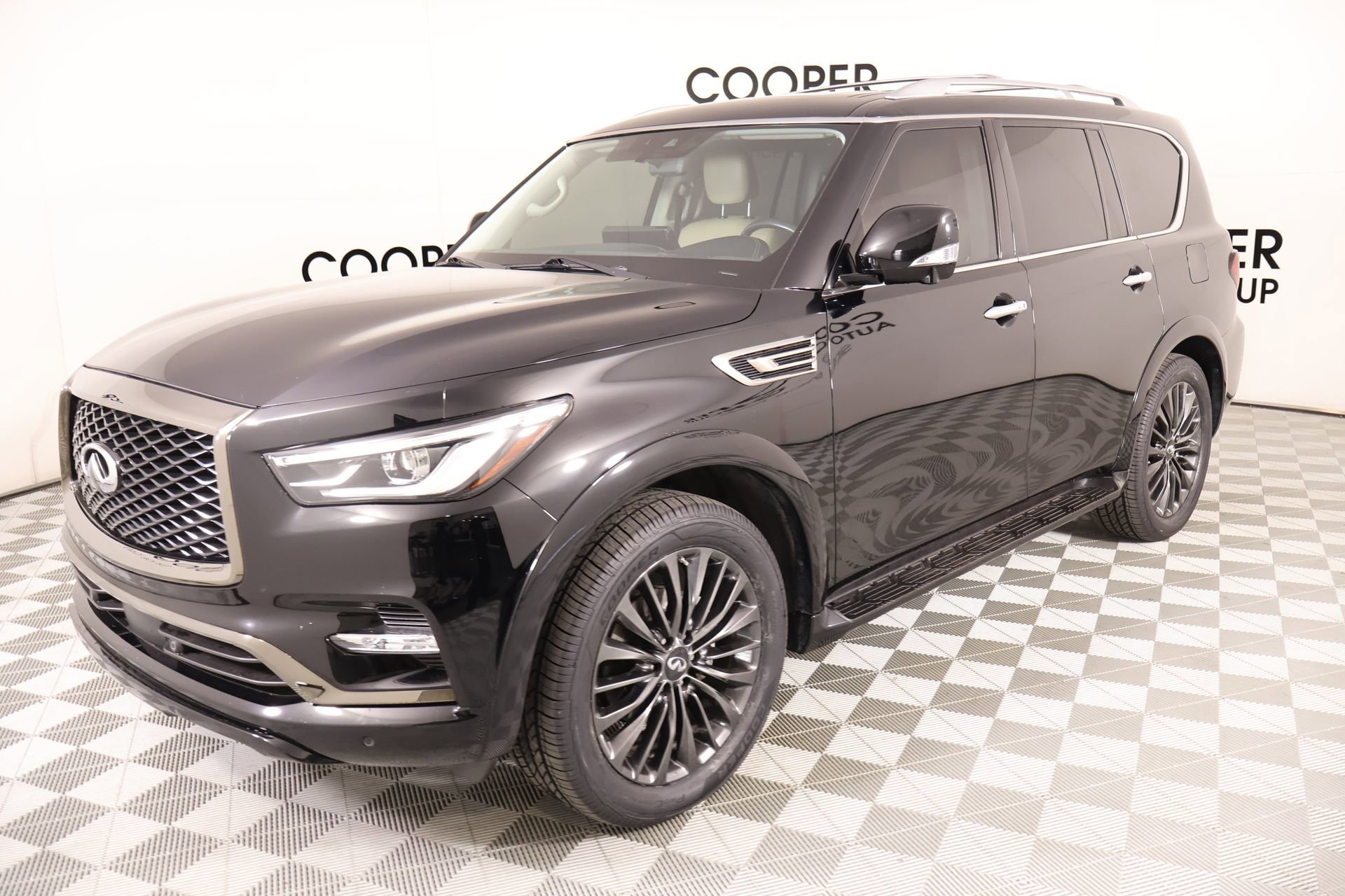 Used 2022 INFINITI QX80 Premium Select w/ Cargo Package image 11