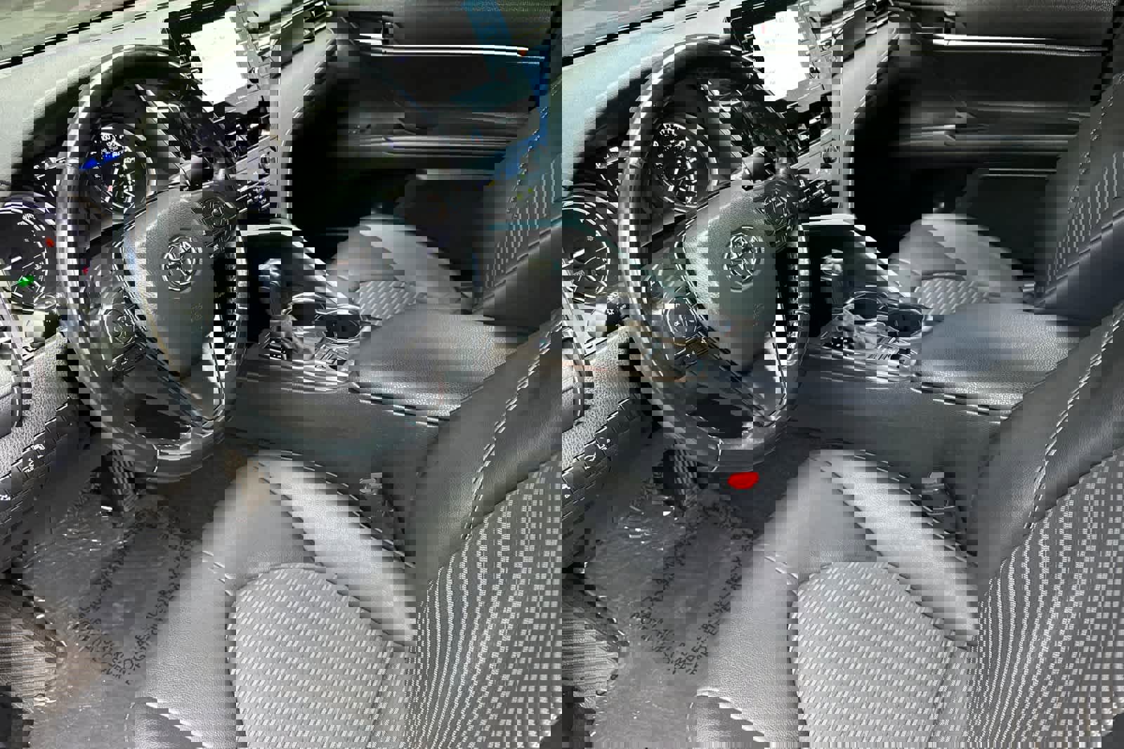 Used 2022 Toyota Camry SE image 11