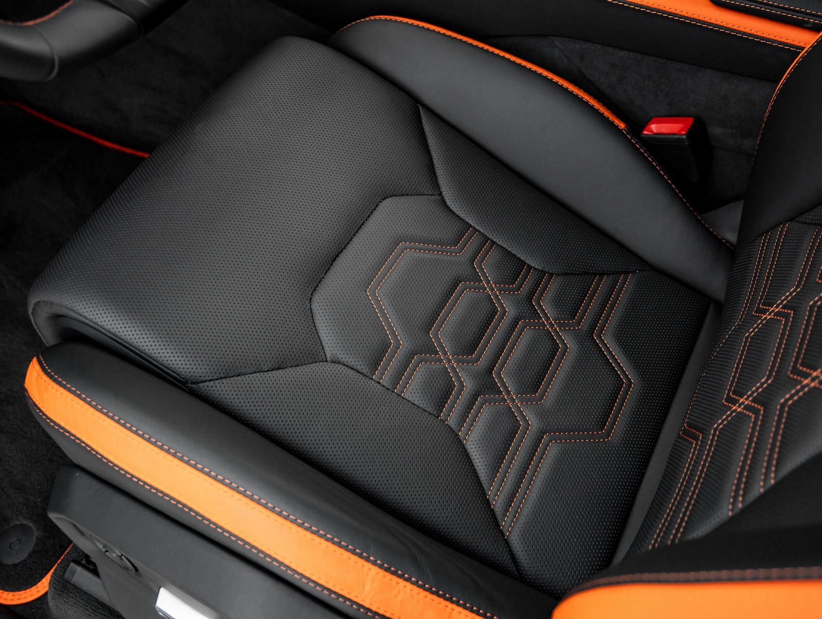 Used 2025 Lamborghini Urus SE image 19