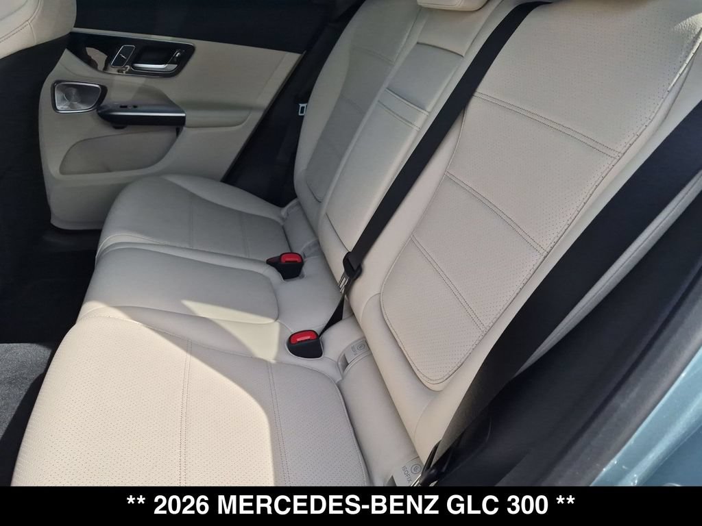 Used 2026 Mercedes-Benz GLC 300 4MATIC image 3