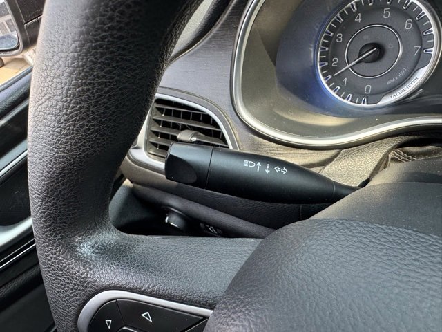 Used 2015 Chrysler 200 Limited image 16