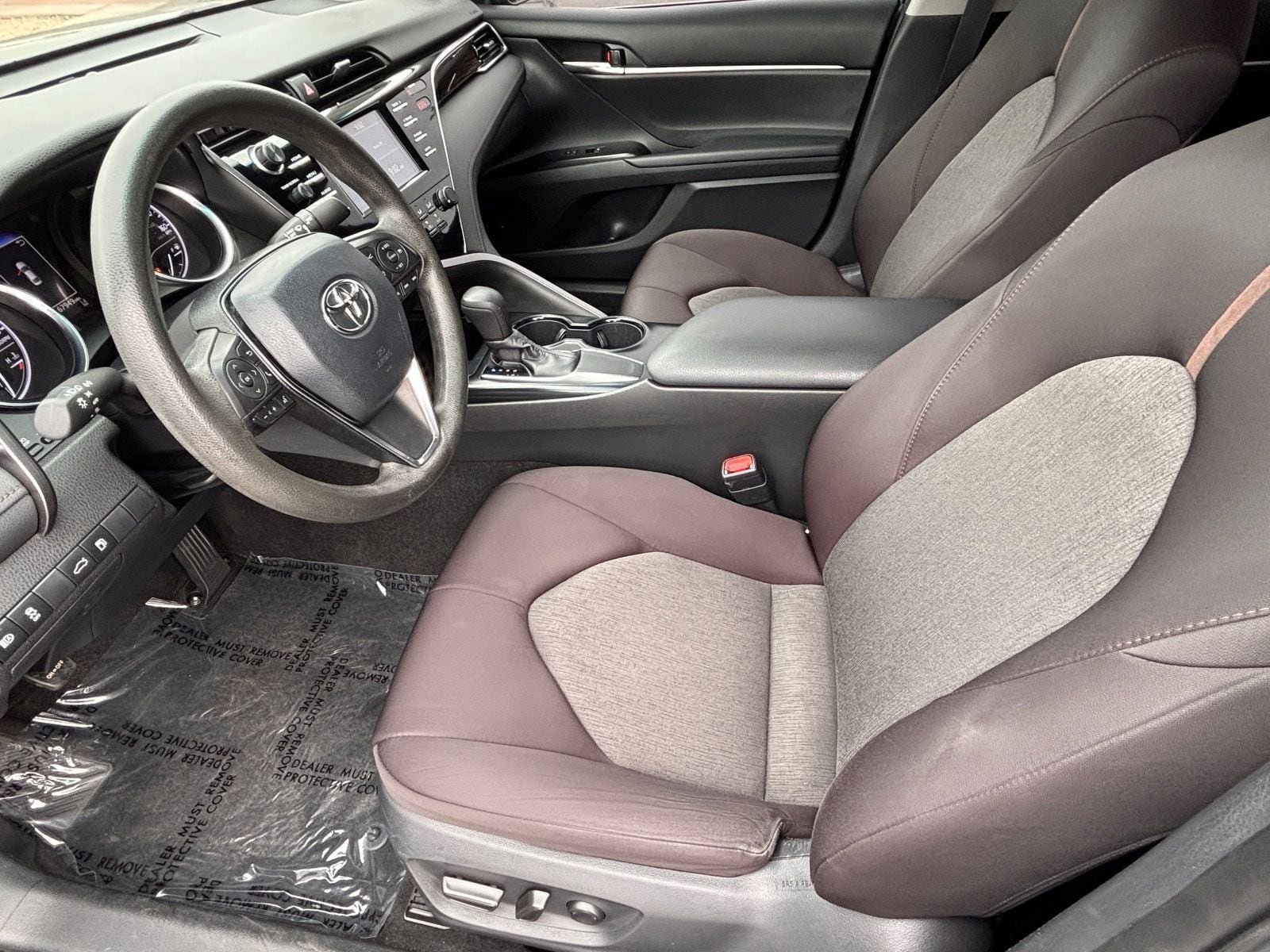 Used 2018 Toyota Camry LE FWD image 18