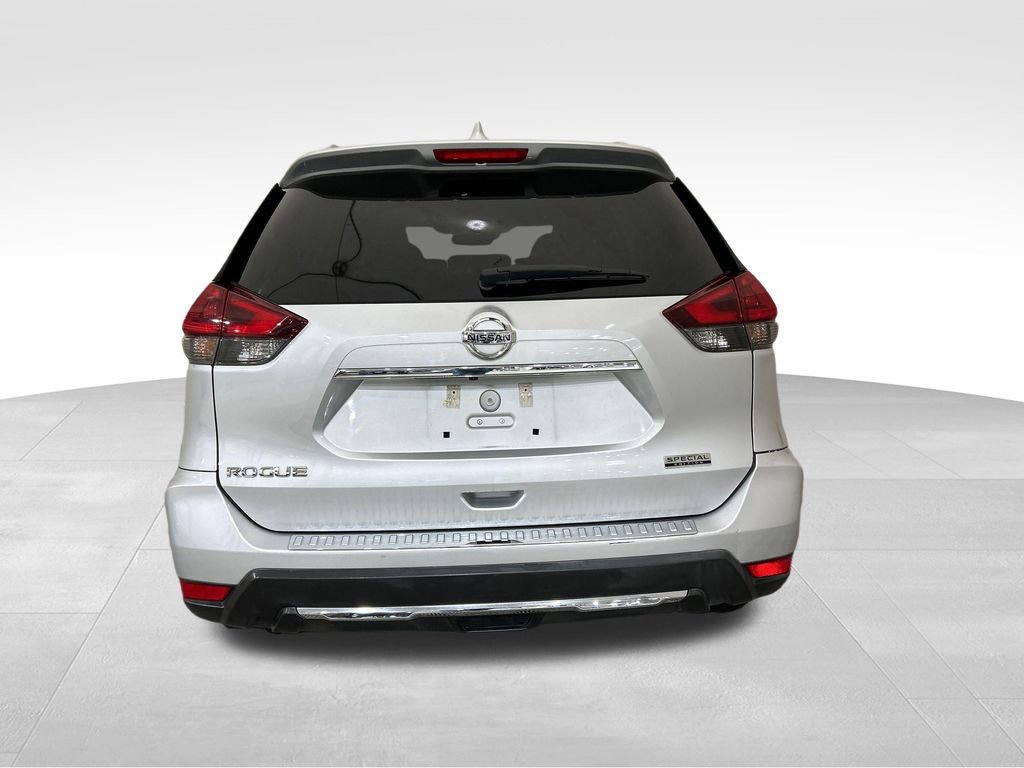 Used 2019 Nissan Rogue S w/ Special Edition Package FWD image 4