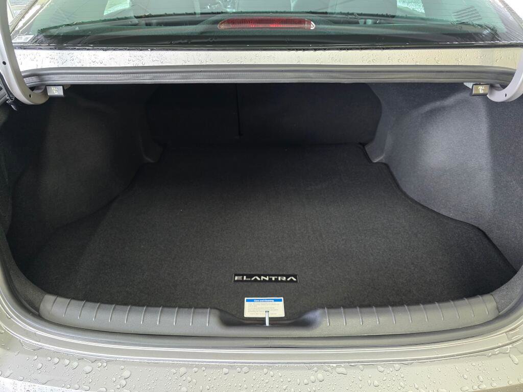 New 2026 Hyundai Elantra Limited image 16