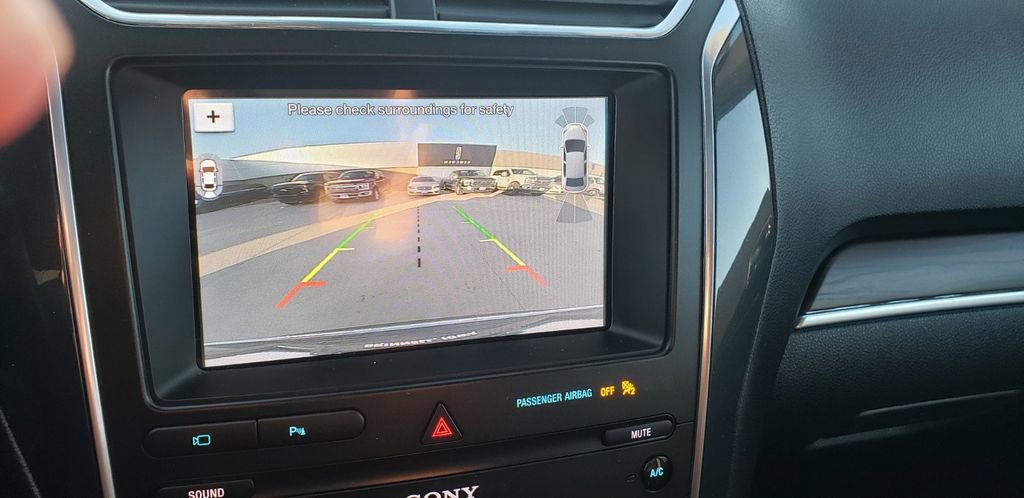 Used 2019 Ford Explorer Limited w/ Ford Safe & Smart Package image 18