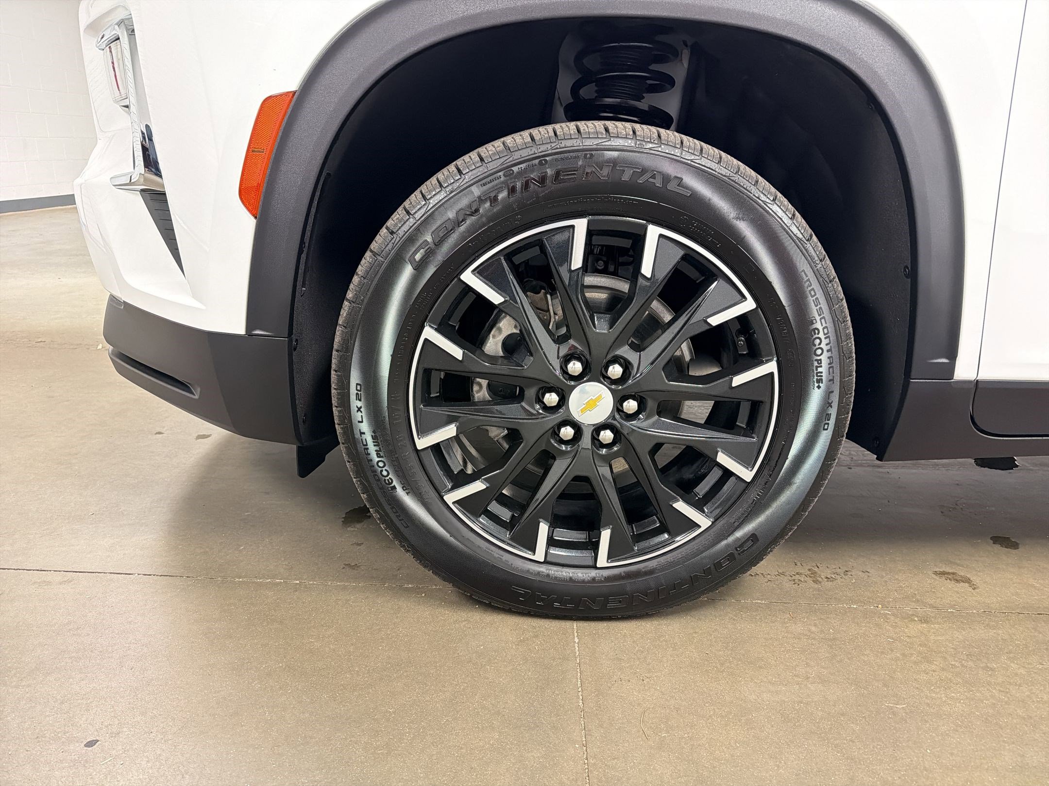 New 2026 Chevrolet Traverse LT w/ Sun and Wheel Package image 12