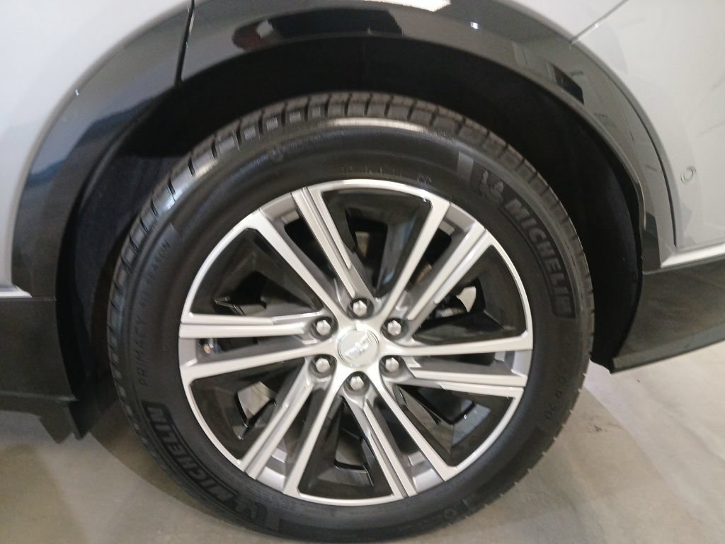 Used 2024 Cadillac Lyriq Luxury AWD/4WD image 18