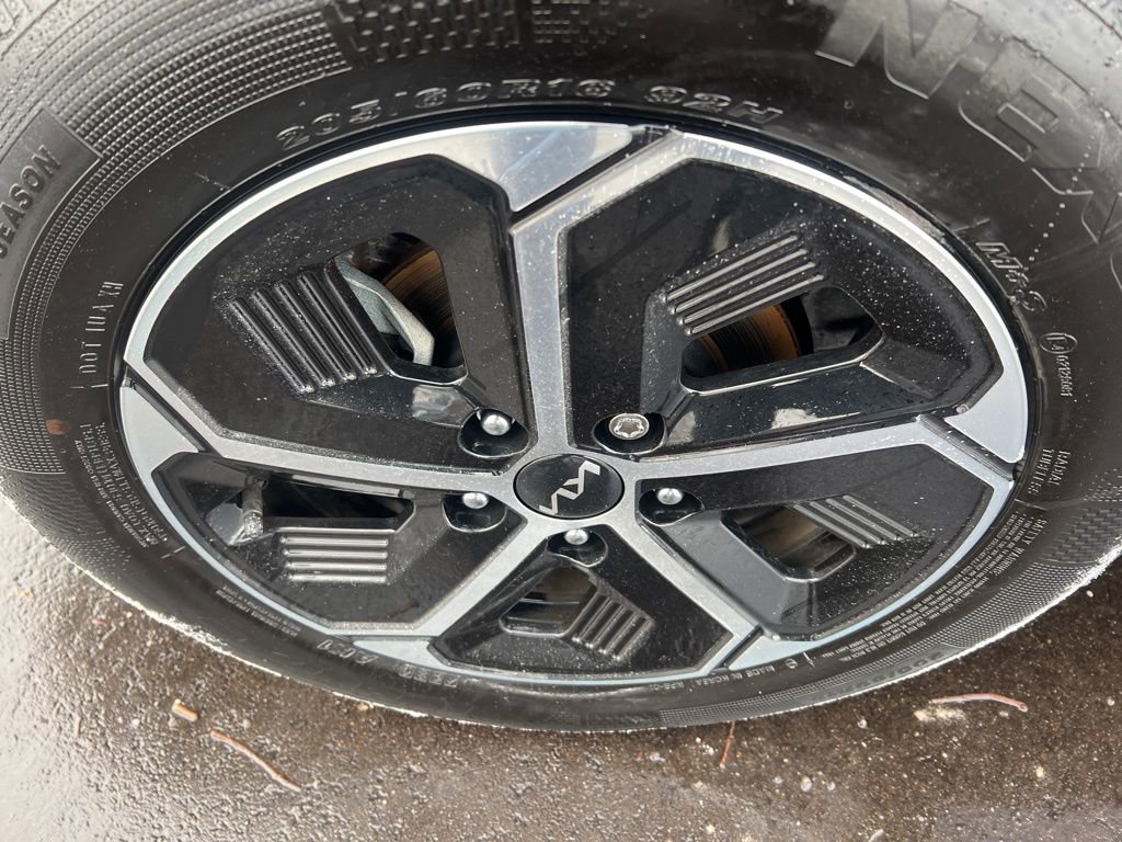 Certified 2024 Kia Niro EX image 41