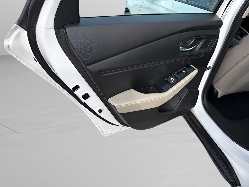 Used 2023 Honda Accord Touring image 14