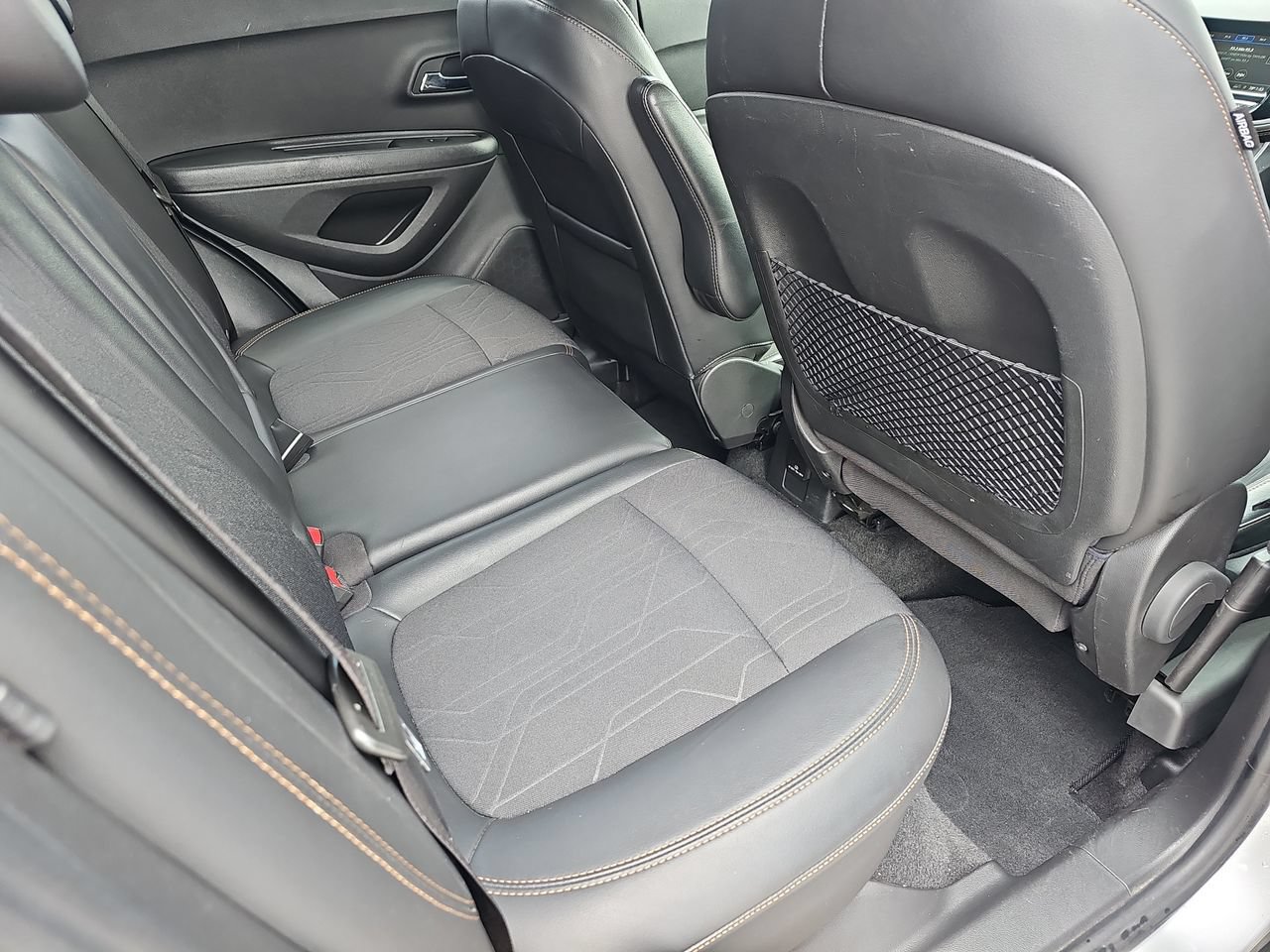 Used 2019 Chevrolet Trax LT w/ LT Convenience Package FWD image 14