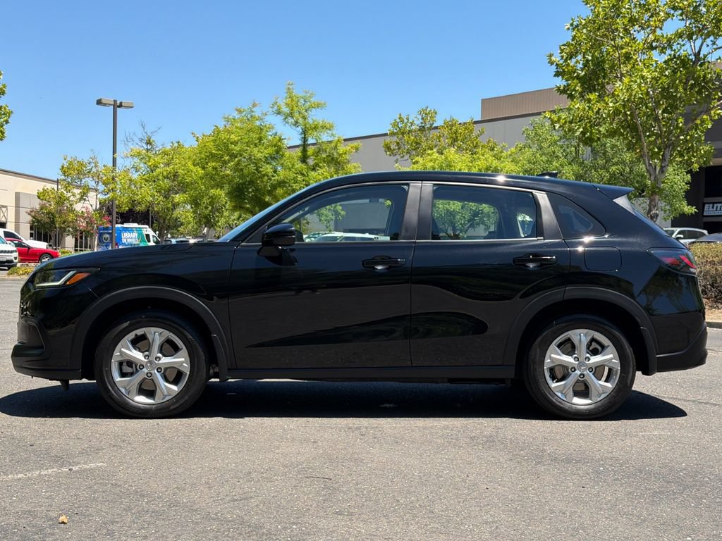 Used 2023 Honda HR-V LX image 8
