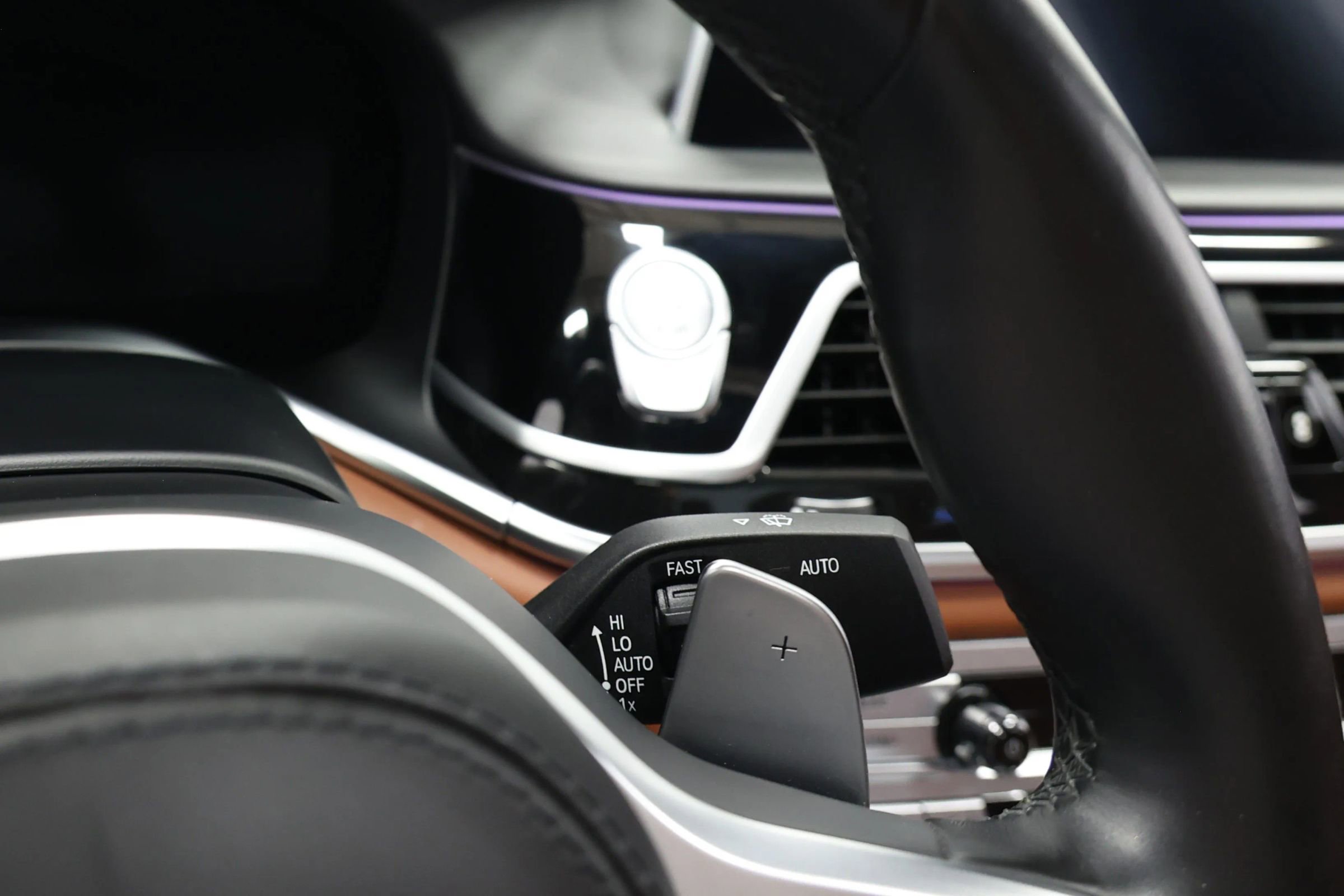 Used 2022 BMW M760i xDrive w/ Luxury Rear Seating Package image 25