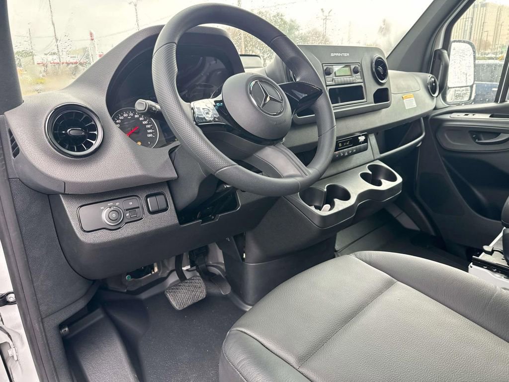 New 2025 Mercedes-Benz Sprinter 2500 image 10
