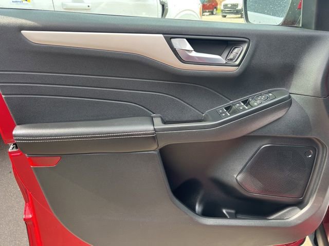 Used 2022 Ford Escape SEL image 19