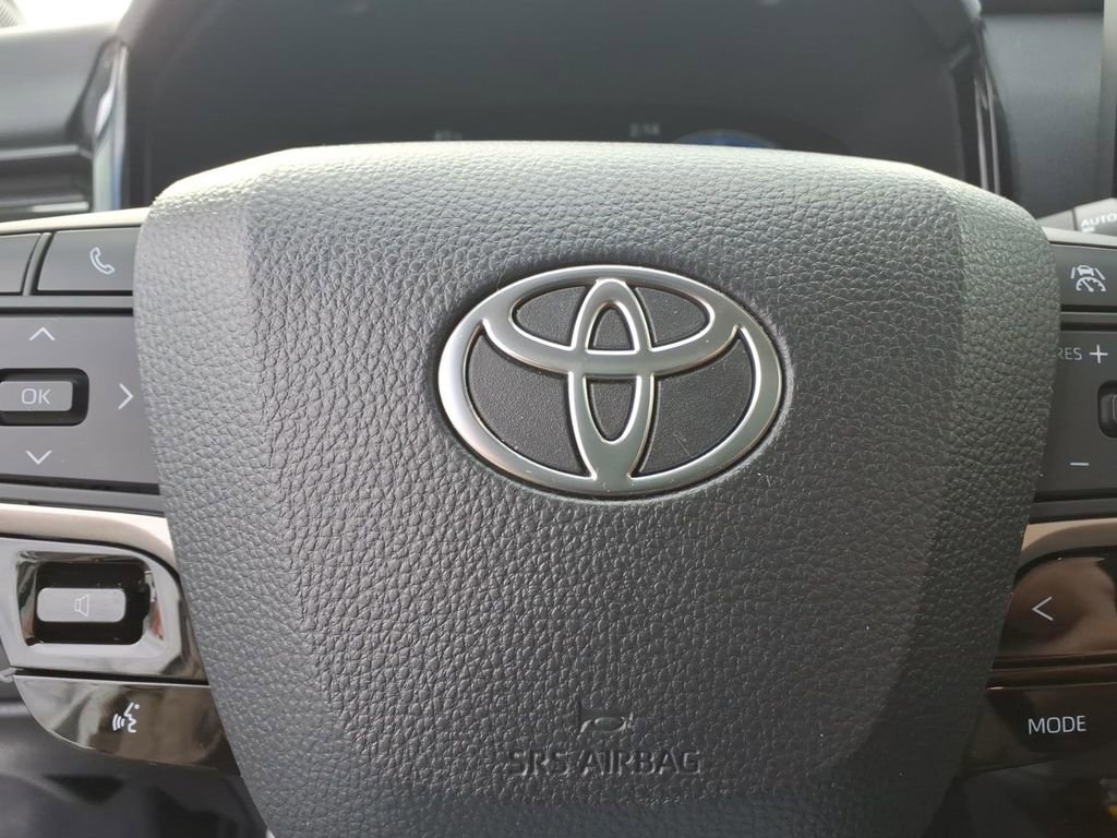 Used 2025 Toyota Camry XLE w/ Premium Package image 23