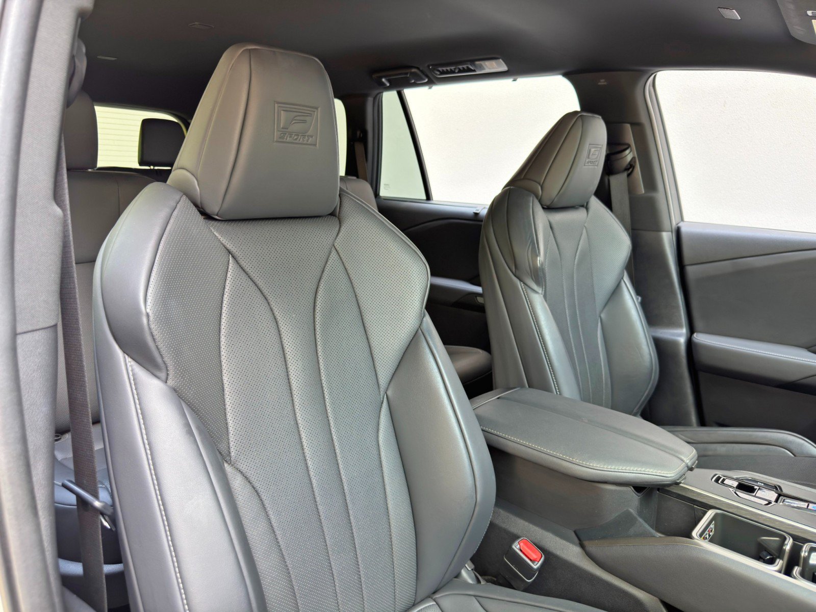 Used 2024 Lexus TX 500h AWD w/ Technology Package image 40