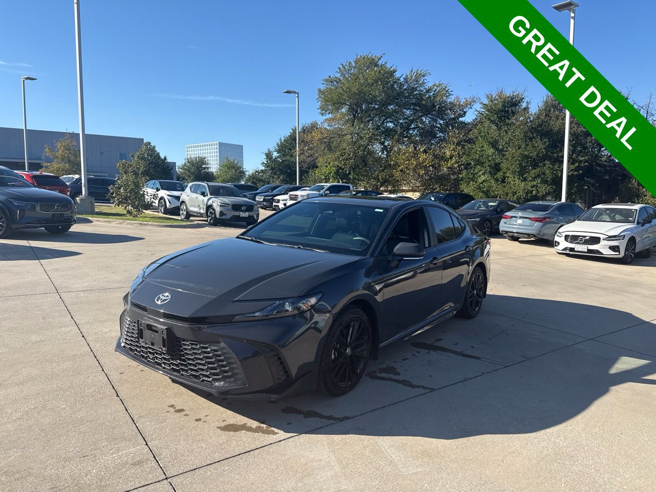 Used 2025 Toyota Camry SE w/ Multimedia Upgrade Package AWD/4WD 360° Tour
