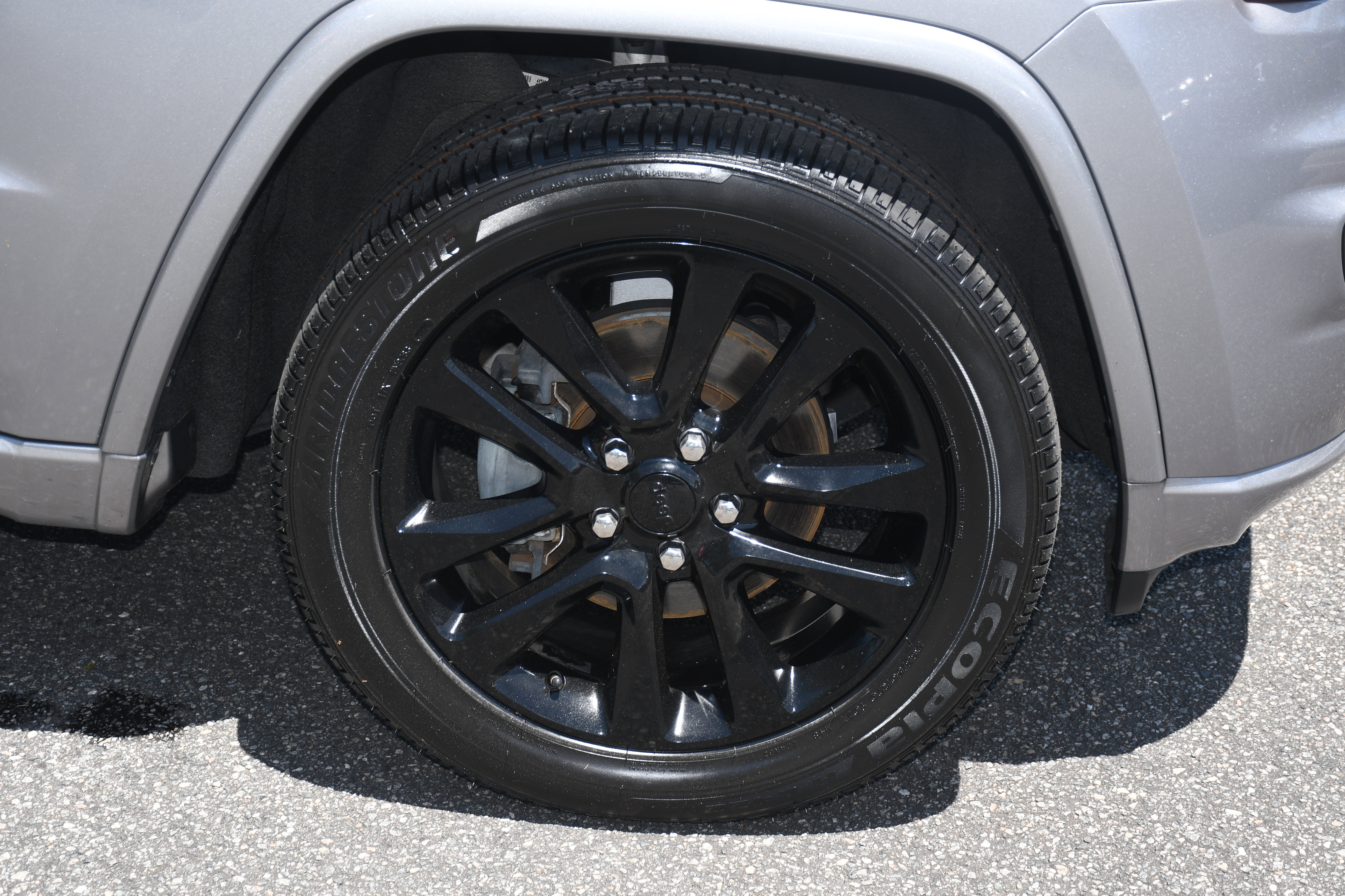 Used 2018 Jeep Grand Cherokee Altitude RWD image 22