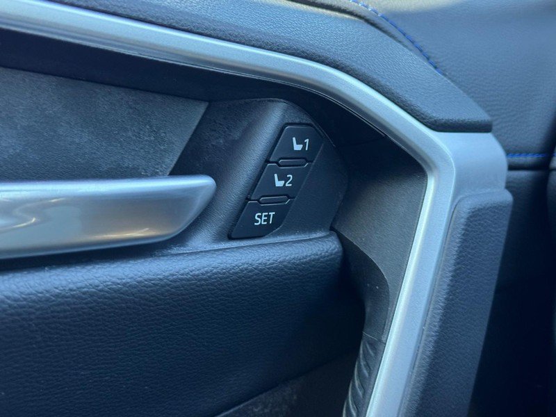 Used 2023 Toyota RAV4 XSE AWD/4WD image 16