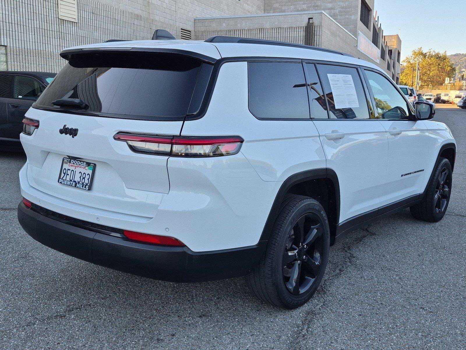 Used 2023 Jeep Grand Cherokee L Laredo RWD image 6