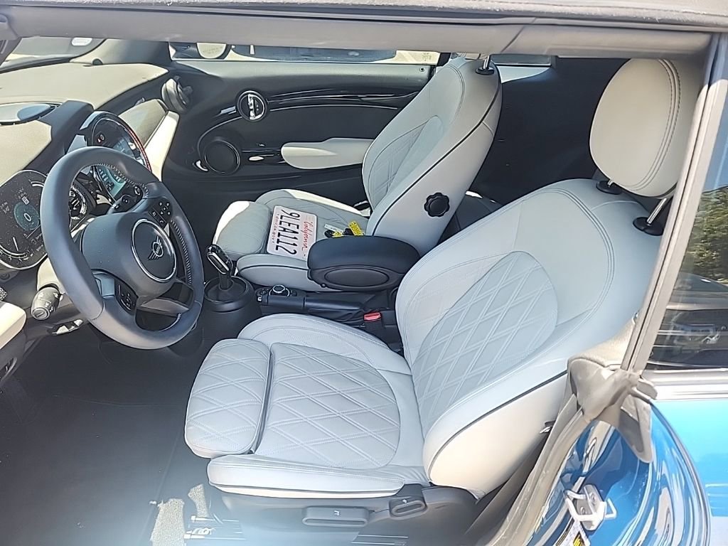 Used 2024 MINI Cooper S w/ Signature Upholstery Package FWD image 10